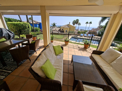 4 Bedroom Detached Villa in La Duquesa - Image 3