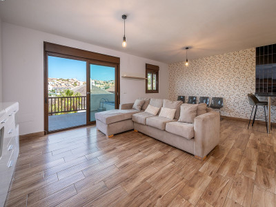 3 Bedroom Detached Villa in Riviera del Sol - Image 4