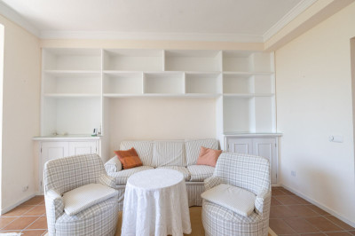 2 Bedroom Middle Floor Apartment in Nueva Andalucía - Image 1