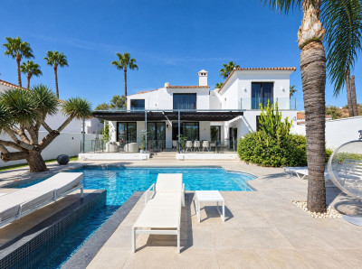 4 Bedroom Detached Villa in Nueva Andalucía - Image 4