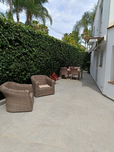 4 Bedroom Detached Villa in San Pedro de Alcántara - Image 2