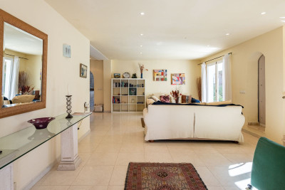 4 Bedroom Detached Villa in San Pedro de Alcántara - Image 5