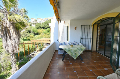 4 Bedroom Townhouse in Calahonda - Image 2