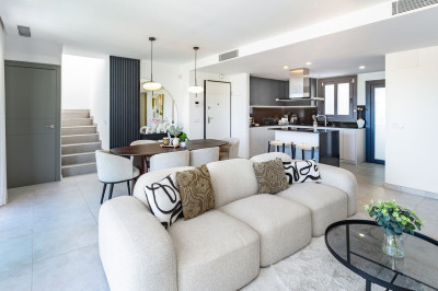 3 Bedroom Penthouse in New Golden Mile - Image 5