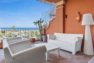 3 Bedroom Penthouse Duplex in La Quinta - Image 2