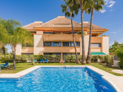 3 Bedroom Middle Floor Apartment in Nueva Andalucía - Image 1