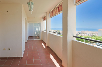 2 Bedroom Middle Floor Apartment in Arroyo de la Miel - Image 1