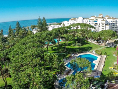 2 Bedroom Middle Floor Apartment in Puerto Banús - Image 4