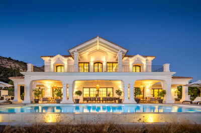7 Bedroom Detached Villa in Benahavís - Image 1