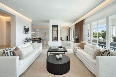 7 Bedroom Detached Villa in Benahavís - Image 5