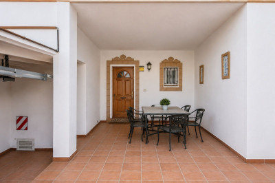 4 Bedroom Townhouse in San Pedro de Alcántara - Image 4