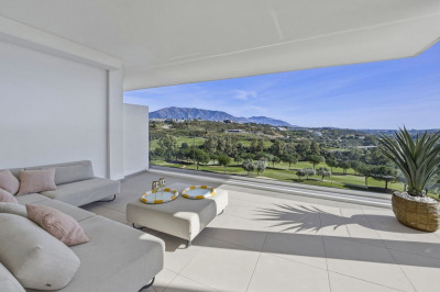 2 Bedroom Middle Floor Apartment in La Cala Golf - Image 2