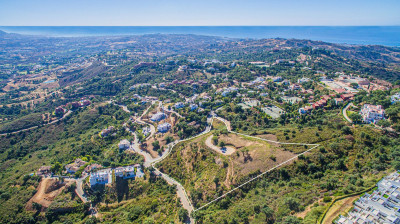 Residential Plot in La Mairena - Image 1