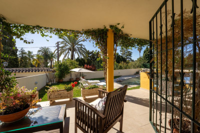 5 Bedroom Detached Villa in El Paraiso - Image 2