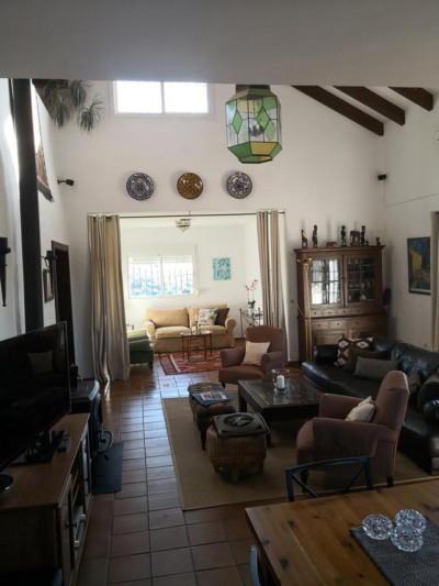 4 Bedroom Finca - Cortijo in Estepona - Image 5