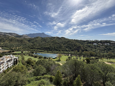 3 Bedroom Penthouse in La Quinta - Image 2