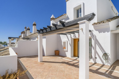 2 Bedroom Penthouse Duplex in Marbella - Image 5