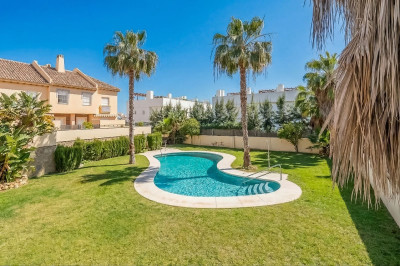 4 Bedroom Townhouse in Calahonda - Image 3