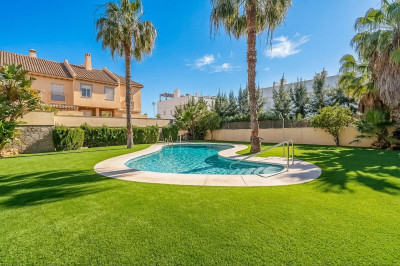 4 Bedroom Townhouse in Calahonda - Image 5