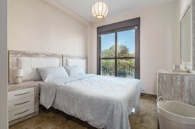 2 Bedroom Ground Floor Apartment in Selwo - Image 5