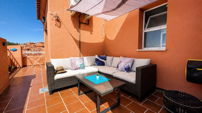 1 Bedroom Penthouse in La Duquesa - Image 2