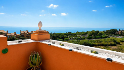 1 Bedroom Penthouse in La Duquesa - Image 3