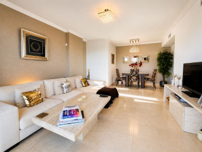 2 Bedroom Middle Floor Apartment in Los Flamingos - Image 5