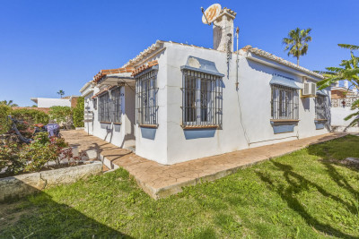 3 Bedroom Bungalow in El Chaparral - Image 2