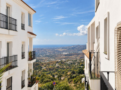 3 Bedroom Middle Floor Apartment in Mijas - Image 3