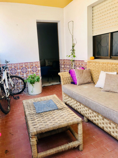 4 Bedroom Middle Floor Apartment in Estepona - Image 3