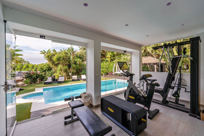 5 Bedroom Detached Villa in El Rosario - Image 4