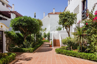 3 Bedroom Middle Floor Apartment in Nueva Andalucía