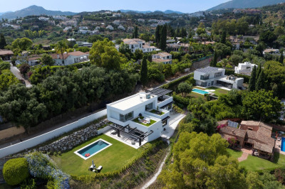 6 Bedroom Detached Villa in Benahavís - Image 1