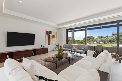 6 Bedroom Detached Villa in Benahavís - Image 5