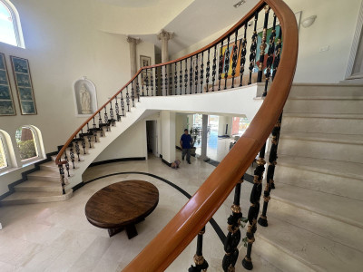 8 Bedroom Detached Villa in El Paraiso - Image 3