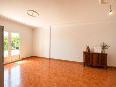 3 Bedroom Detached Villa in Estepona - Image 3