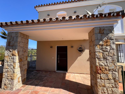 4 Bedroom Detached Villa in Estepona - Image 1