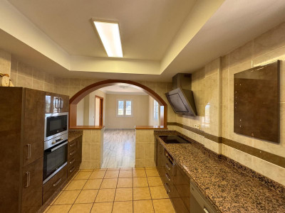 4 Bedroom Detached Villa in Estepona - Image 5