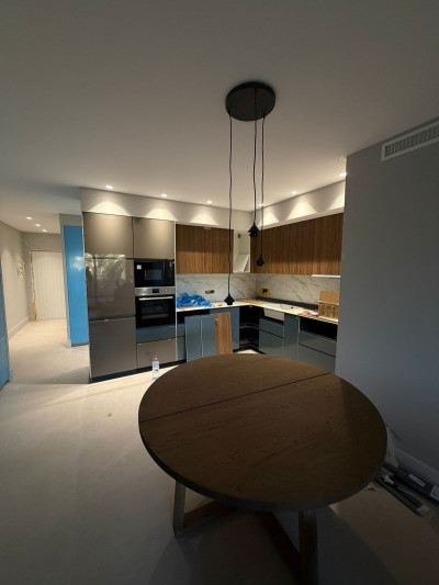 3 Bedroom Middle Floor Apartment in New Golden Mile - Image 4