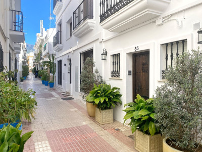 4 Bedroom Townhouse in Marbella - Image 1