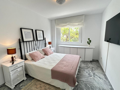 2 Bedroom Middle Floor Apartment in San Pedro de Alcántara - Image 5