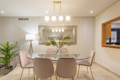 2 Bedroom Middle Floor Apartment in Puerto Banús - Image 3