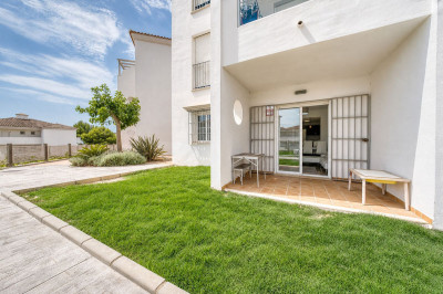 2 Bedroom Ground Floor Apartment in La Duquesa - Image 1