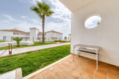 2 Bedroom Ground Floor Apartment in La Duquesa - Image 4