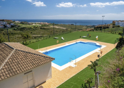 2 Bedroom Ground Floor Apartment in La Duquesa - Image 5