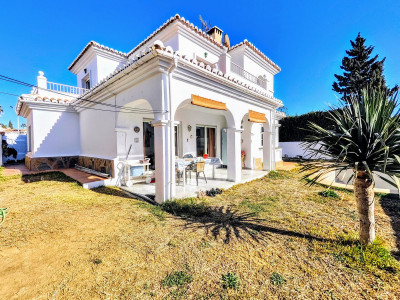 4 Bedroom Detached Villa in Benalmadena Costa - Image 5
