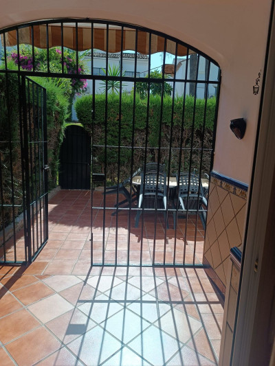 3 Bedroom Townhouse in Estepona - Image 4