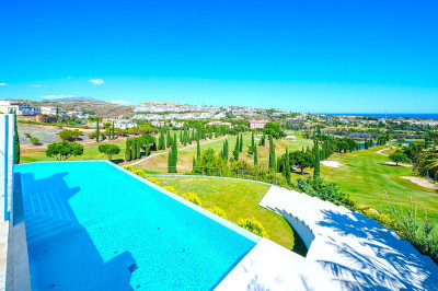 6 Bedroom Detached Villa in Los Flamingos - Image 4