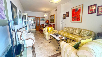 3 Bedroom Middle Floor Apartment in Marbella - Image 2