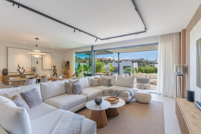 4 Bedroom Semi-Detached House in Santa Clara - Image 5
